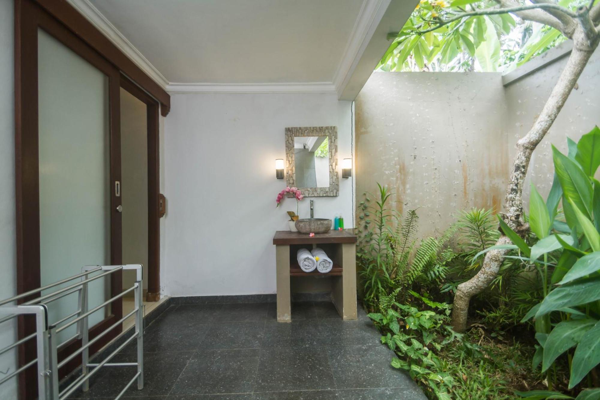 Parthi Puri Guest house